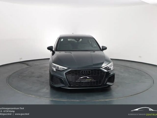 Audi A3 Hybride S-Line Sedan