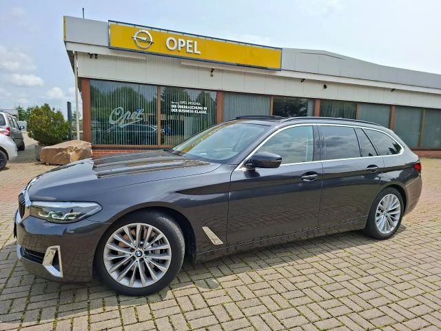 BMW 530 530d Luxury Line Touring xDrive