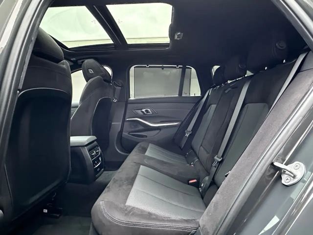 BMW 330 330d M-Sport Touring xDrive