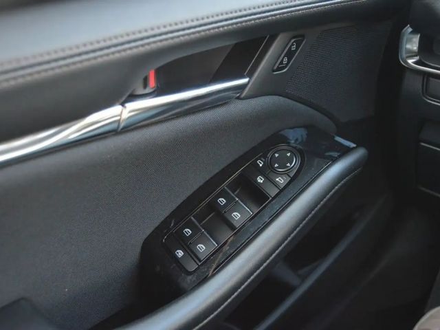 Mazda 3 Benzin 140PS 6GS Centre-Line Navi PDC SHZ