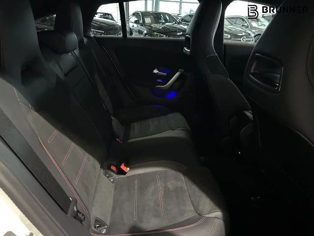 Mercedes-Benz CLA 250 4MATIC AMG Line