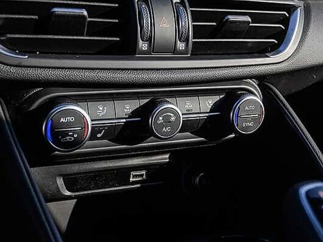 Alfa Romeo Giulia AT8 Q4