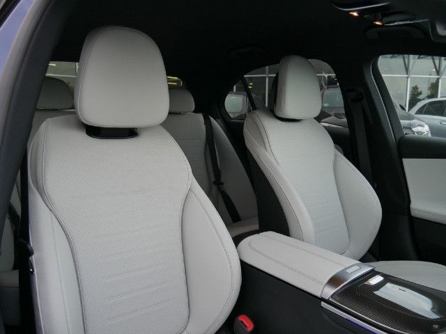 Mercedes-Benz C 200 Sedan