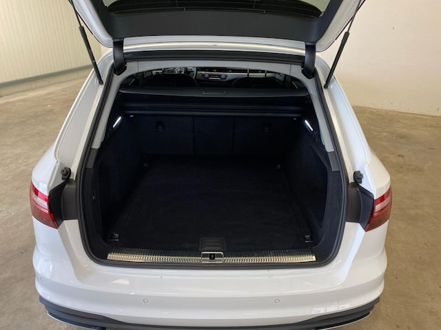Audi A4 40 TFSI Avant S-Tronic