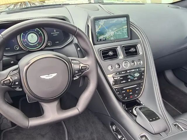 Aston Martin DB11 V8
