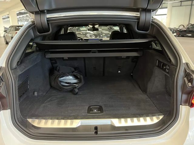 BMW 330 330e M-Sport Touring xDrive