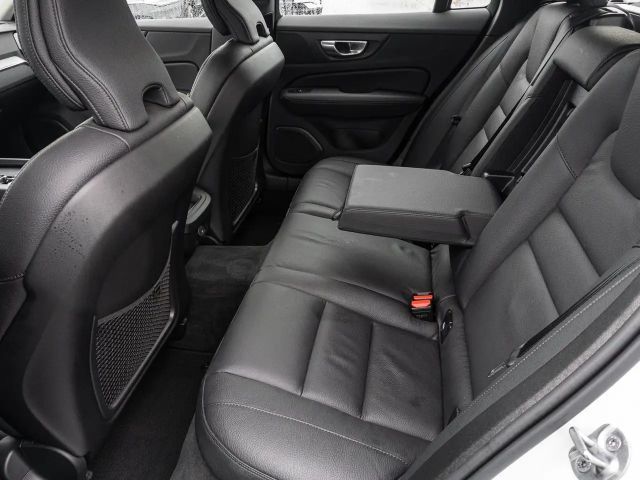 Volvo V60 Cross Country AWD Plus