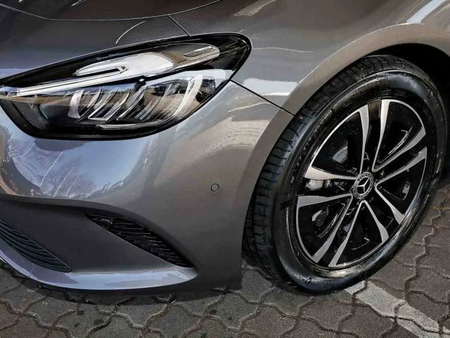 Mercedes-Benz B 180 KAMERA+CARPLAY+SPURHALTE+LED+MBUX+PDC+17"