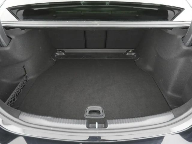 Mercedes-Benz C 200 C 200 d Sedan