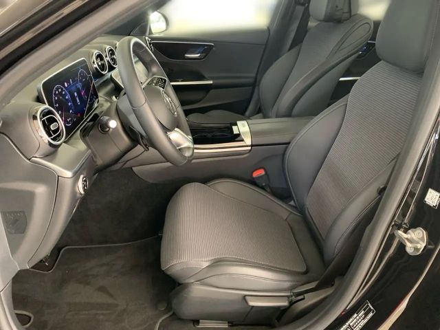 Mercedes-Benz C 200 AVANTGARDE Sedan