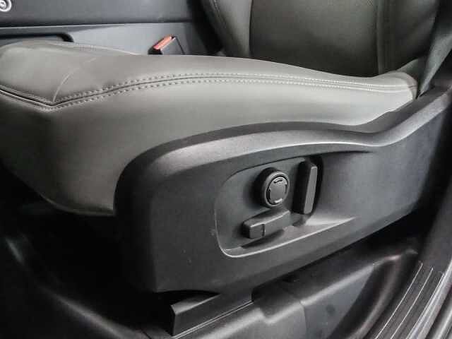 Land Rover Defender 110 Dynamic SE