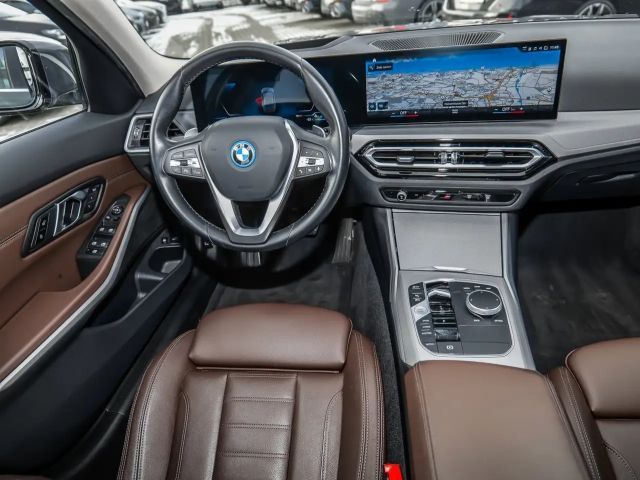 BMW 330 330e Touring xDrive