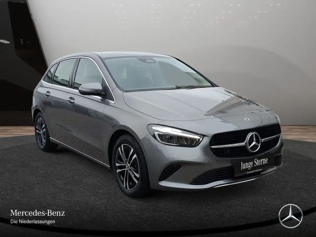 Mercedes-Benz B 200 Progressive Sedan