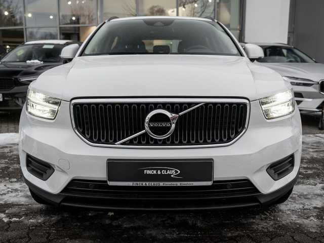 Volvo XC40 Core Momentum