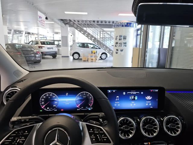 Mercedes-Benz B 180 Progressive Sedan