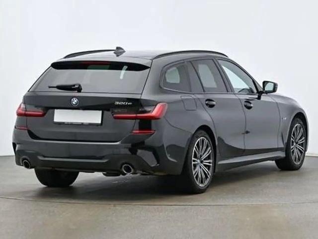 BMW 320 320e M-Sport Touring