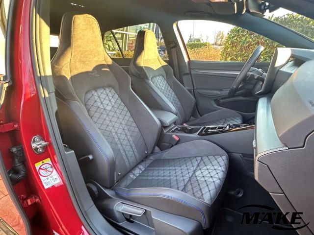 Volkswagen Golf 2.0 TDI DSG IQ.Drive R-Line