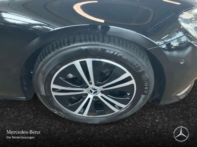 Mercedes-Benz E 220 AVANTGARDE E 220 d Sedan