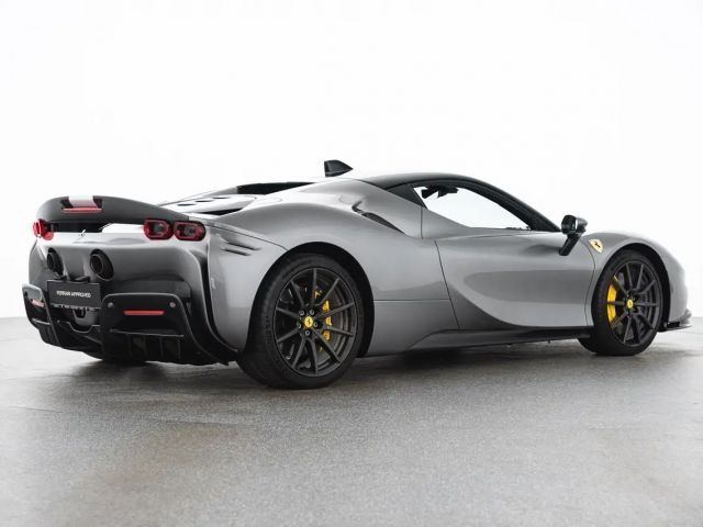 Ferrari SF90 Stradale