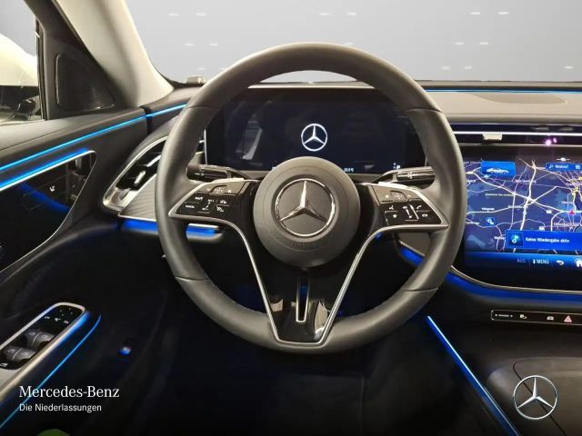 Mercedes-Benz E 200 AVANTGARDE Sedan