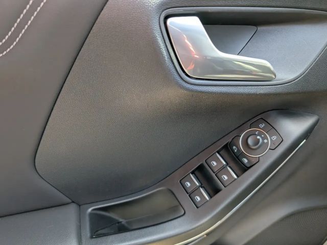 Ford Puma EcoBoost Titanium