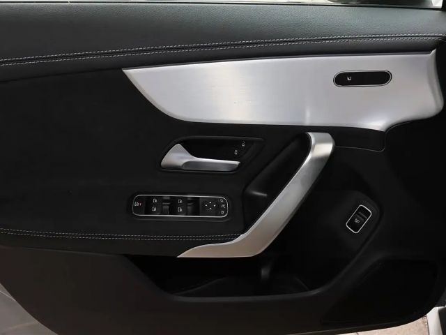 Mercedes-Benz CLA 200 AMG Line Coupé