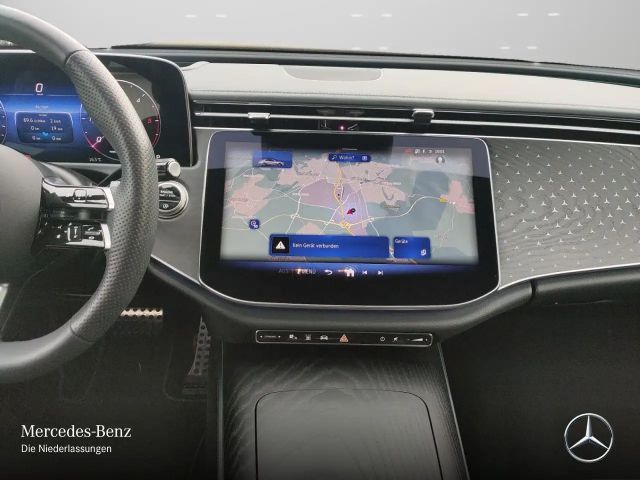 Mercedes-Benz E 220 AMG Line E 220 d Sedan