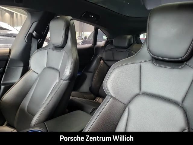 Porsche Taycan 4S Cross Turismo