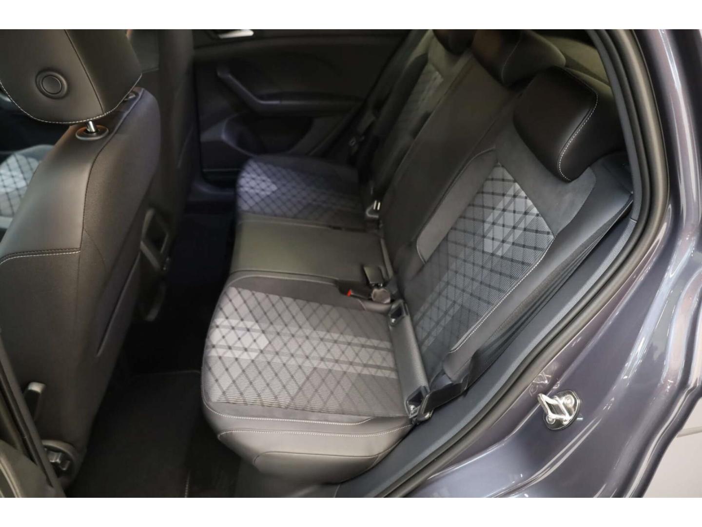 Volkswagen T-Cross 1.0 TSI R-Line Style