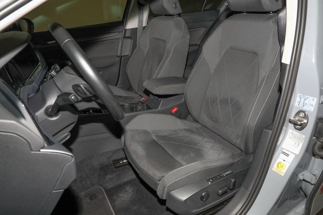 Volkswagen Golf 2.0 TSI DSG Style