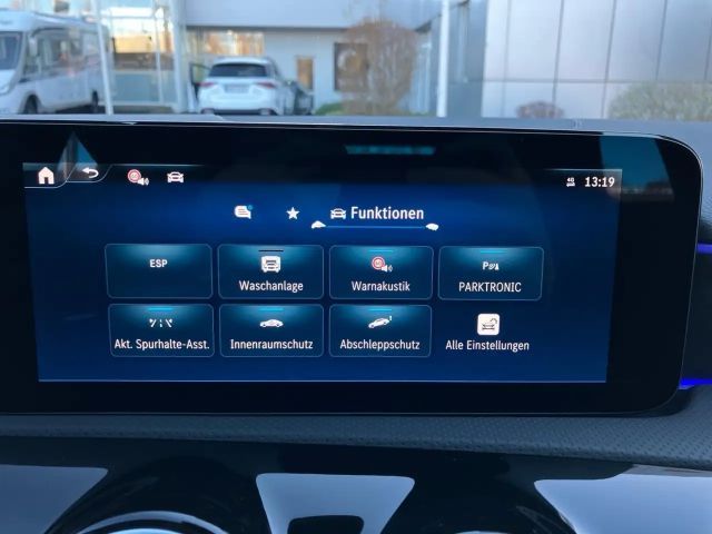 Mercedes-Benz A 200 A 200 d AMG Line