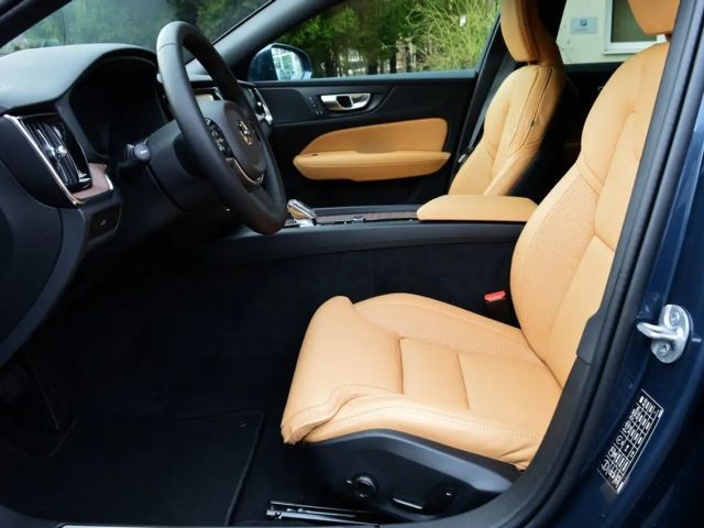 Volvo V60 Cross Country AWD Plus