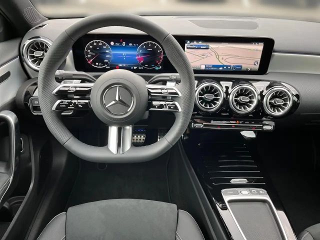 Mercedes-Benz A 180 AMG Line