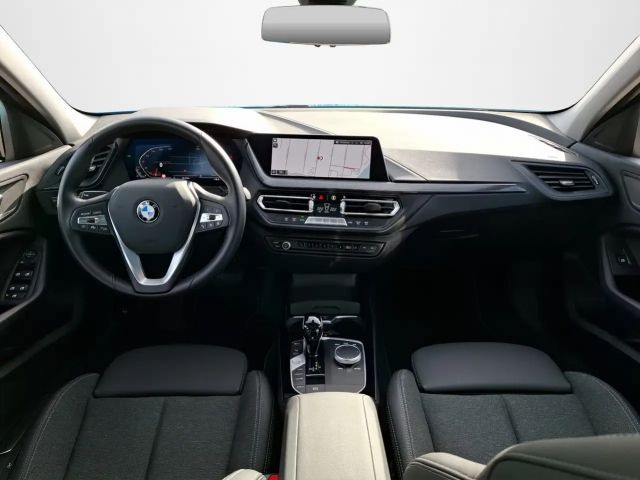 BMW 118 118i Sedan Sport Line