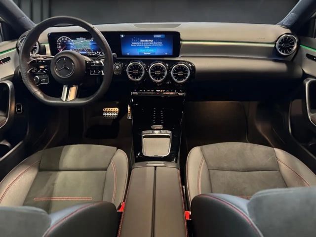 Mercedes-Benz A 250 A 250 e AMG Line