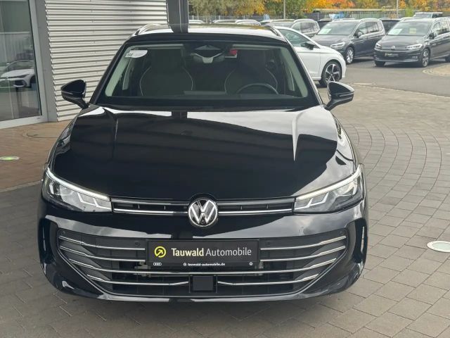 Volkswagen Passat 1.5 eTSI Business DSG Variant