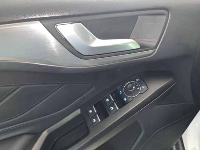 Ford Focus Titanium Wagon