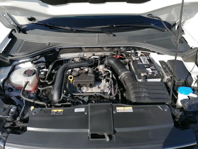 Volkswagen T-Roc 1.0 Active NAVI+AHK+APP+SHZ