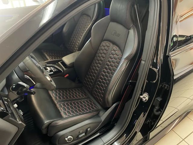 Audi RS4 Avant Quattro