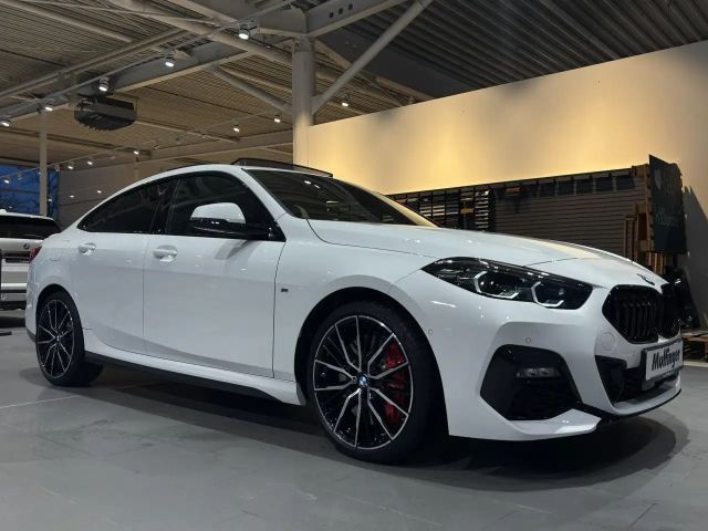 BMW 220 220i Coupé M-Sport xDrive
