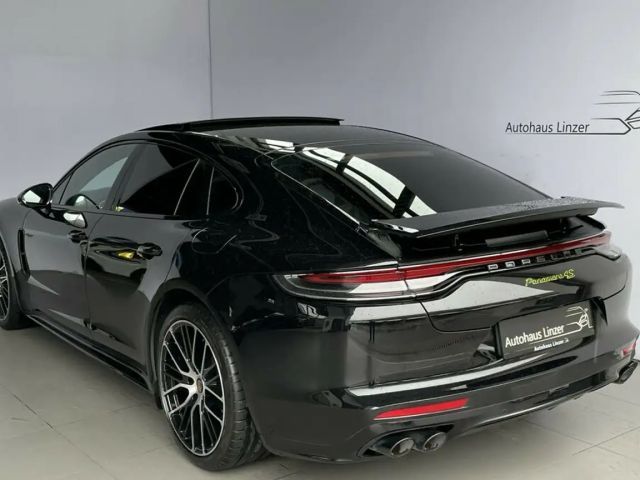 Porsche Panamera 4S