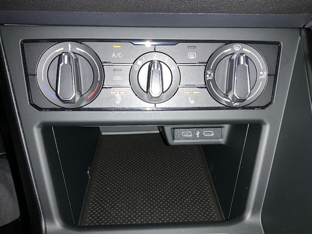 Volkswagen Polo 1.0 APP+WIPA+LED+PDC+KLIMA