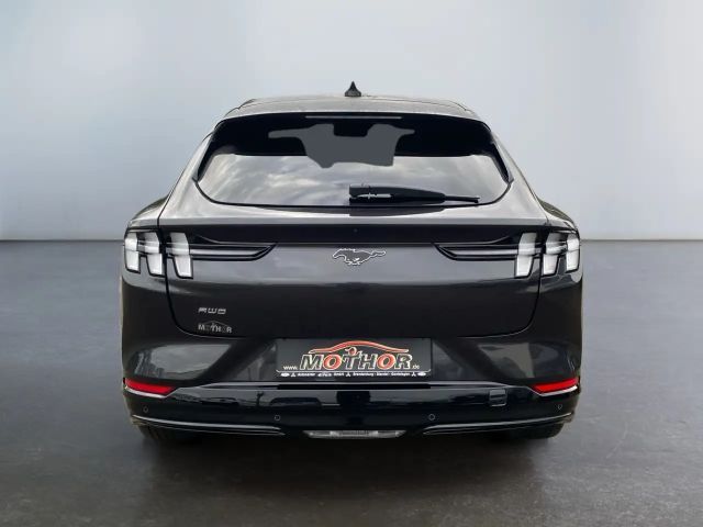 Ford Mustang Mach-E AWD Standard range
