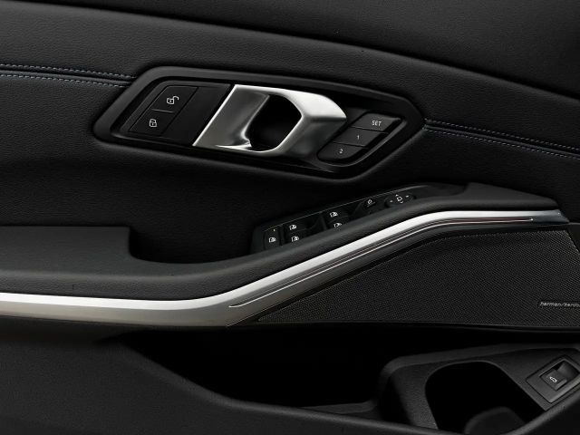 BMW 330 330i M-Sport Sedan xDrive