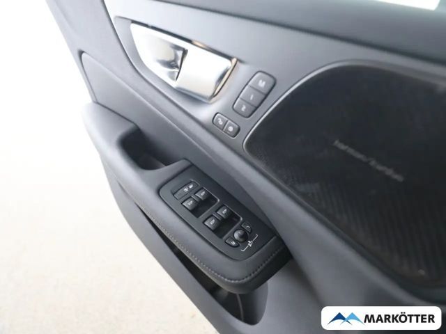 Volvo V60 AWD Dark Plus Recharge