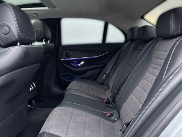 Mercedes-Benz E 300 AVANTGARDE Sedan