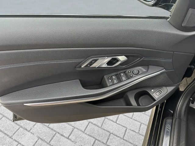 BMW 330 330e M-Sport Touring