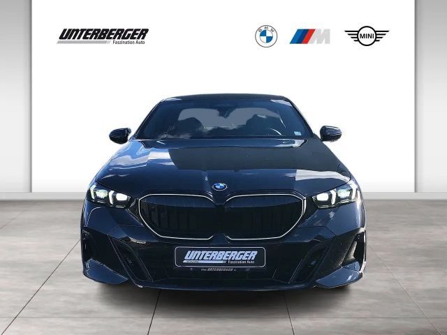 BMW 520 520d M-Sport Sedan xDrive