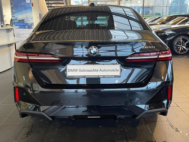 BMW 520 520i M-Sport Sedan