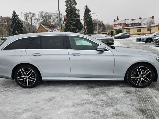 Mercedes-Benz E 300 4MATIC AMG Line E 300 d